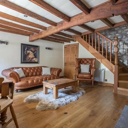 بيت للعطل Chapel With Log Burner