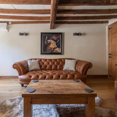 بيت للعطل Chapel With Log Burner