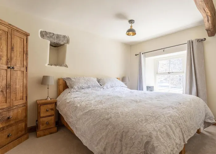 Chapel With Log Burner Holiday home *